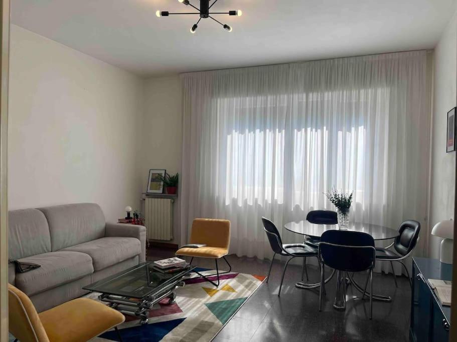 Artsy Flat With Shared Pool Appartement Milan