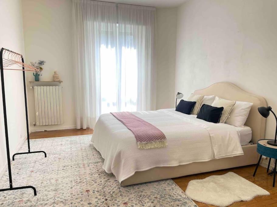 Artsy Flat With Shared Pool Appartement *